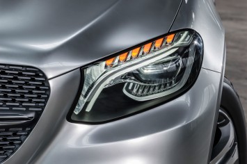Mercedes-Benz Concept Coupe SUV - Headlight