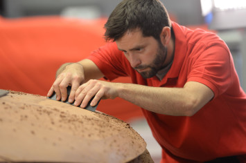 Car Design at SEAT - Clay modeling craftmanship